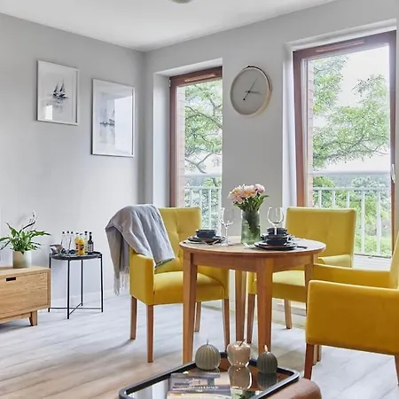 Golden Hour Apartments- Platan 16 *