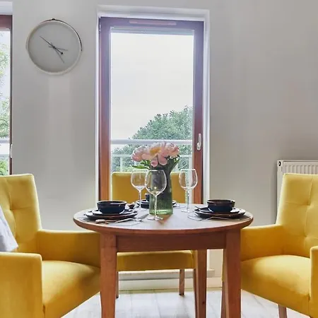 Golden Hour Apartments- Platan 16