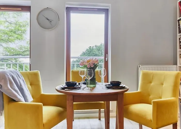 Golden Hour Apartments- Platan 16